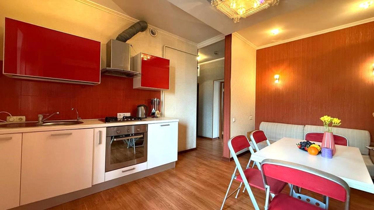 Mironositskaya 75 Leilighet Kharkiv Eksteriør bilde